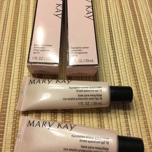 Mary Kay Foundation Primer with Sunscreen SPF 15